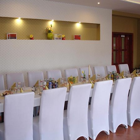 Hotel Gula Batizovce エクステリア 写真