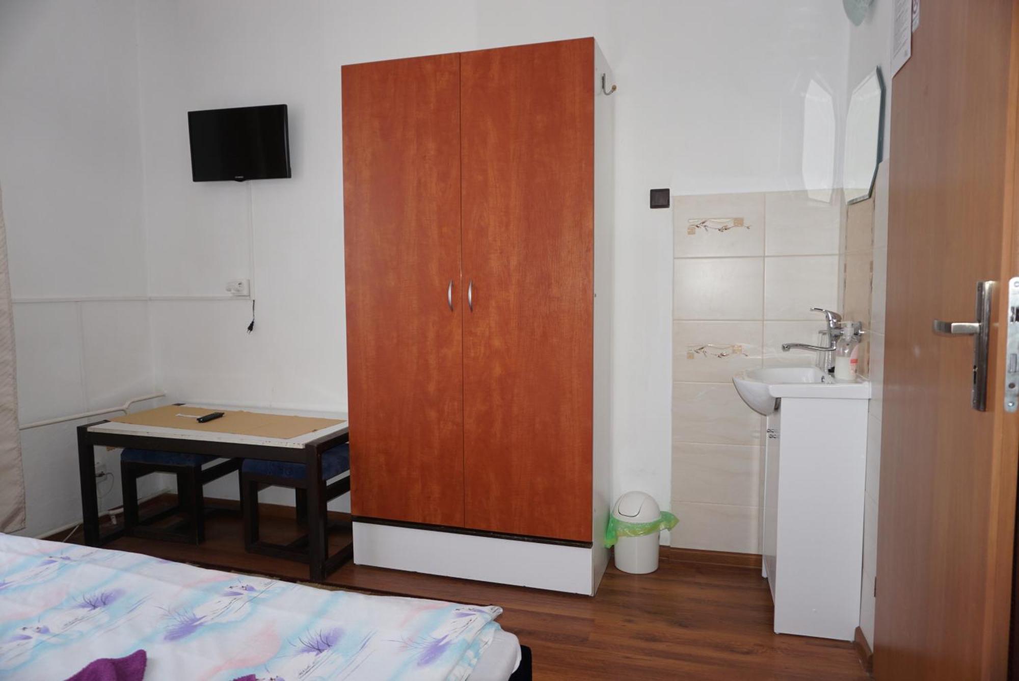Hotel Gula Batizovce エクステリア 写真