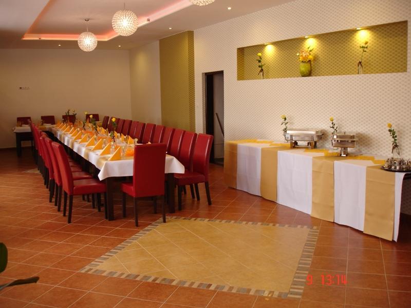 Hotel Gula Batizovce エクステリア 写真
