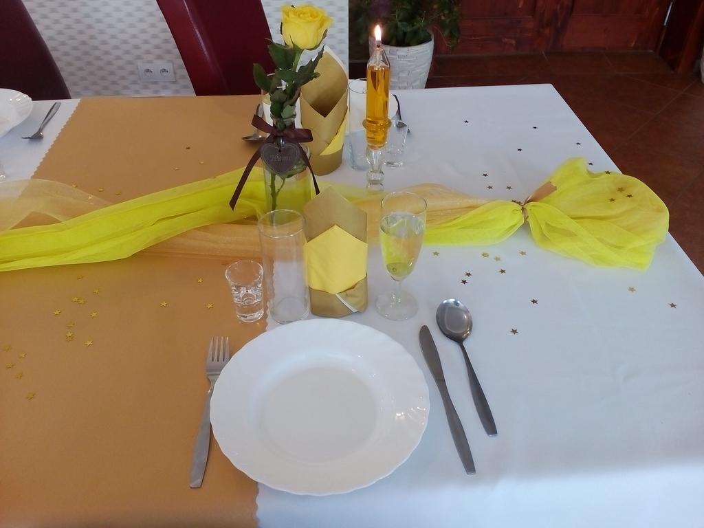 Hotel Gula Batizovce エクステリア 写真