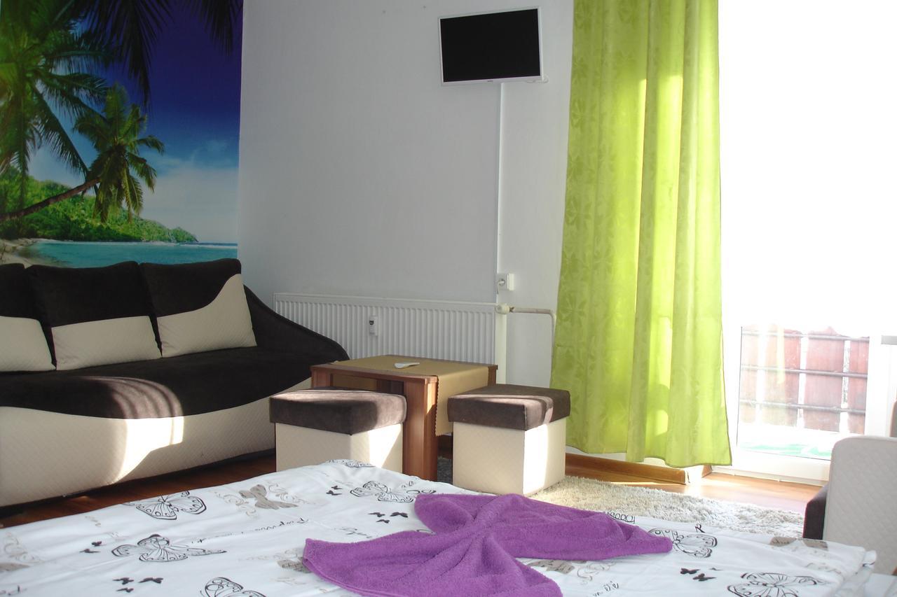 Hotel Gula Batizovce エクステリア 写真