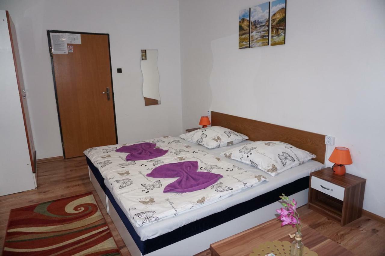 Hotel Gula Batizovce エクステリア 写真