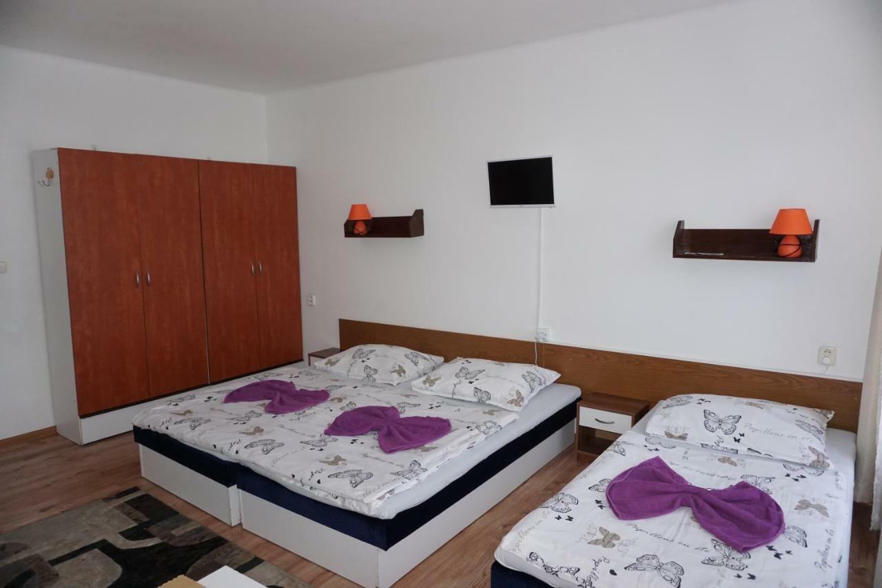Hotel Gula Batizovce エクステリア 写真
