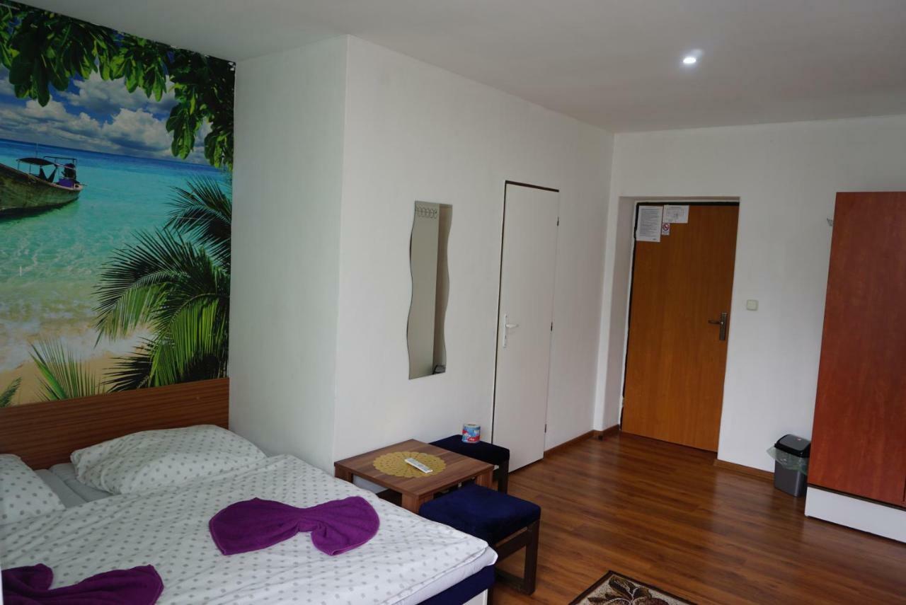 Hotel Gula Batizovce エクステリア 写真